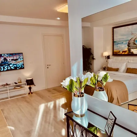 Leo's Garden View Agim Kadrimi *