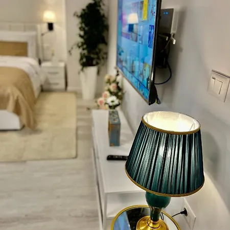 Leo's Garden View Agim Kadrimi * Tirana