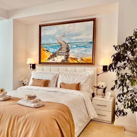 Leo's Garden View Agim Kadrimi 地拉那