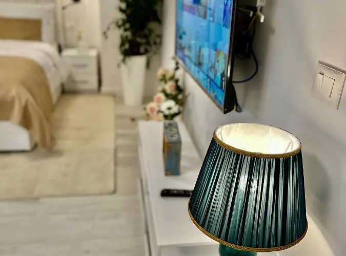 Leo's Garden View Agim Kadrimi * Τίρανα